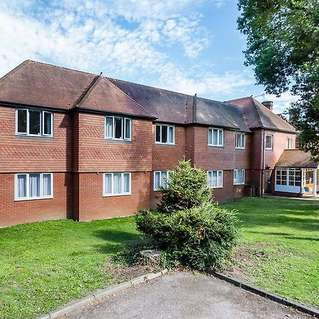 Travelodge Walton On Thames Zewnętrze zdjęcie